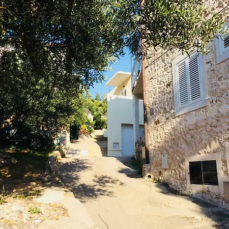 Kronjac * Milna (Hvar)